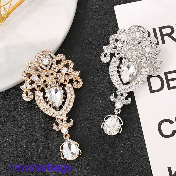 manufacturer gift wholesale new fashion diamond pendant brooch clothing accessories pin neckpin, Gray
manufacturer gift wholesale new fashion diamond pendant brooch clothing accessories pin neckpin, Gray