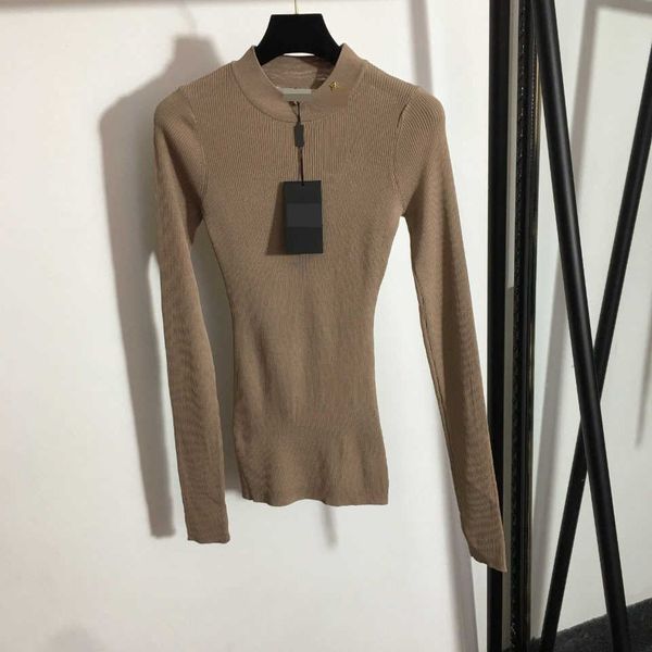 brand women's sweaters 2022 early autumn new letter metal decoration high elastic slim standing neck long sleeve t-shirt knit bottom, White;black
brand women's sweaters 2022 early autumn new letter metal decoration high elastic slim standing neck long sleeve t-shirt knit bottom, White;black