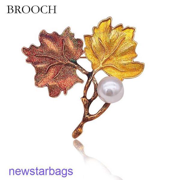 manufacturer gift wholesale pearl oil dripping maple leaf pin brooch fashion high-grade metal scarf buckle, Gray
manufacturer gift wholesale pearl oil dripping maple leaf pin brooch fashion high-grade metal scarf buckle, Gray