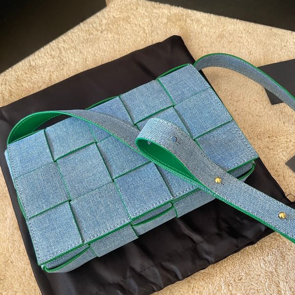 botte woman shoulder bags cassette handbag botte bags venecowhide woven tofu sheet designer bag messenger woven tofu bag rainbow
botte woman shoulder bags cassette handbag botte bags venecowhide woven tofu sheet designer bag messenger woven tofu bag rainbow