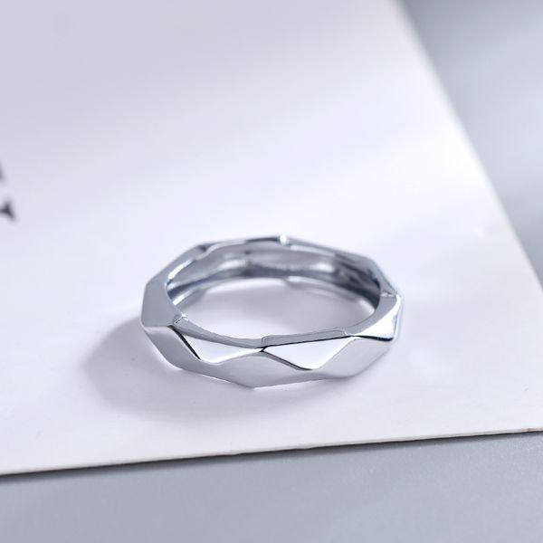 2023 new luxury designer ring women mens classic jewelry women titanium steel alloy 18k gold plated gold silver rose never fade not allergic
2023 new luxury designer ring women mens classic jewelry women titanium steel alloy 18k gold plated gold silver rose never fade not allergic