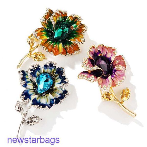manufacturer gift wholesale lanhao fashion dropping oil crystal glass flower brooch creative new style flower, Gray
manufacturer gift wholesale lanhao fashion dropping oil crystal glass flower brooch creative new style flower, Gray