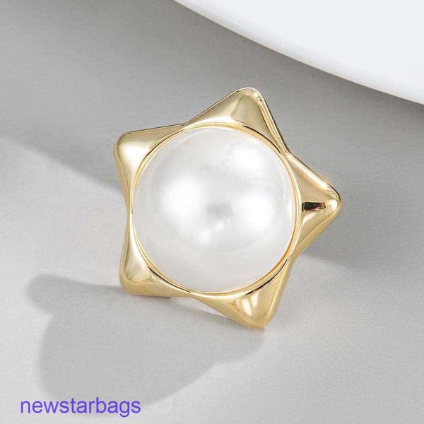 manufacturer gift wholesale star brooch personality exaggerated large pearl fashion temperament light luxury scarf button sweater suit acces, Gray
manufacturer gift wholesale star brooch personality exaggerated large pearl fashion temperament light luxury scarf button sweater suit acces, Gray
