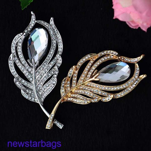 manufacturer gift wholesale diamond peacock feather brooch female high-end crystal fashion clothing accessories pin alloy, Gray
manufacturer gift wholesale diamond peacock feather brooch female high-end crystal fashion clothing accessories pin alloy, Gray
