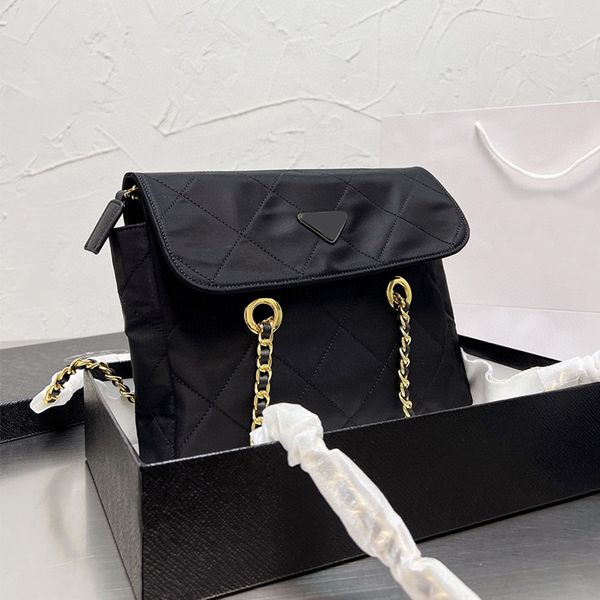 chain axillary bags plain shoulder bag messenger handbags crossbody handbag nylon wallets thread purse triangular letter hardware buckle par
chain axillary bags plain shoulder bag messenger handbags crossbody handbag nylon wallets thread purse triangular letter hardware buckle par