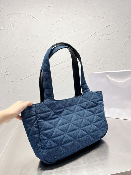 crossbody bag fashion woman cross body bags quilted twin sets mini handbag chain round coin purses luxury shoulder purse
crossbody bag fashion woman cross body bags quilted twin sets mini handbag chain round coin purses luxury shoulder purse