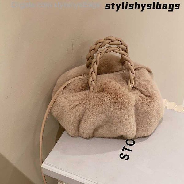 shoulder bags winter new design woven handle bag women handbag soft warm faux fur shoulder crossbody bag ladies pleated plush messenger bag
shoulder bags winter new design woven handle bag women handbag soft warm faux fur shoulder crossbody bag ladies pleated plush messenger bag