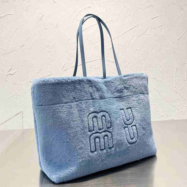 designer bag winter soft fur shopping handbags large capacity totes embossing letters women shoulder bag holiday travel bags
designer bag winter soft fur shopping handbags large capacity totes embossing letters women shoulder bag holiday travel bags