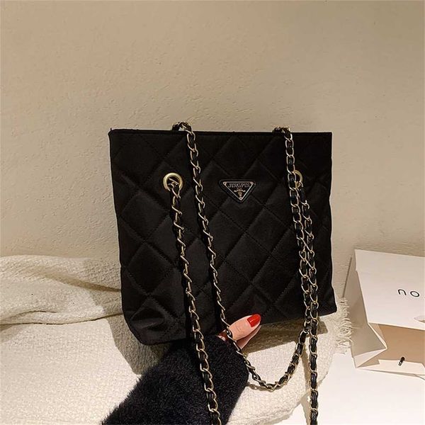 designer bags 55% off sale large capacity female fashion lingge parachute wandering simple versatile one tote
designer bags 55% off sale large capacity female fashion lingge parachute wandering simple versatile one tote