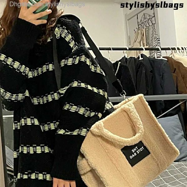 shoulder bags designer brand fashion classic lady cashmere tote shoulder shopper luxury large female handle bag faux fur new 011123h
shoulder bags designer brand fashion classic lady cashmere tote shoulder shopper luxury large female handle bag faux fur new 011123h