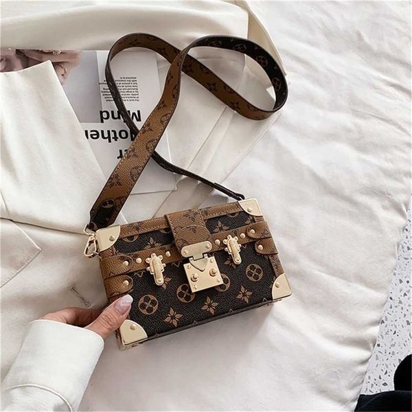 designer bags 55% off sale fashion high sense one small version versatile style messenger
designer bags 55% off sale fashion high sense one small version versatile style messenger