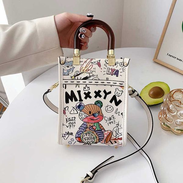 cross body kawaii graffiti bear women's shoulder bags cute small tote bag pu leather luxury design women crossbody bag female handbags
cross body kawaii graffiti bear women's shoulder bags cute small tote bag pu leather luxury design women crossbody bag female handbags