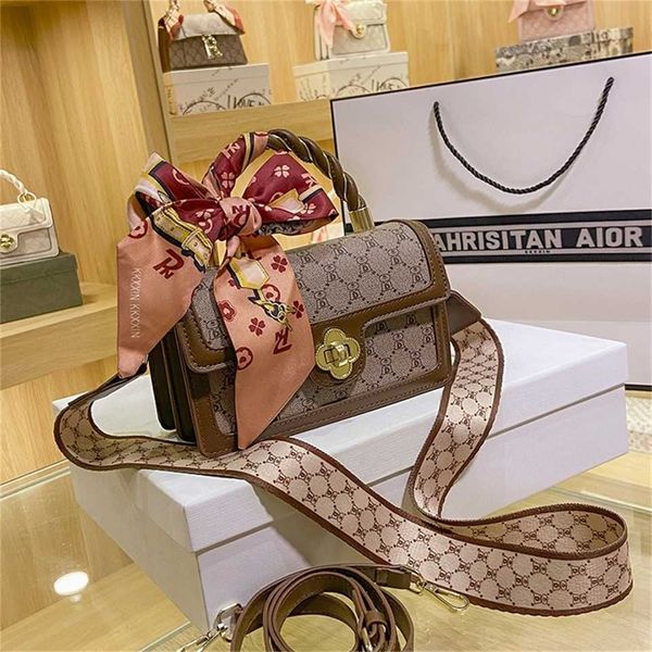 70% off handbags outlet usa red texture small female fashion style wide lock single messenger
70% off handbags outlet usa red texture small female fashion style wide lock single messenger