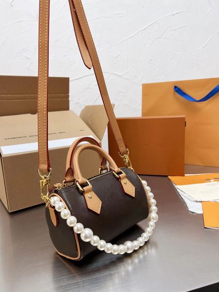 lady speedy shoulder bag retiro bag luxurys designer bags leather mini bags crossbody pillow bag with pearls key lock shoulder strap luxurie
lady speedy shoulder bag retiro bag luxurys designer bags leather mini bags crossbody pillow bag with pearls key lock shoulder strap luxurie