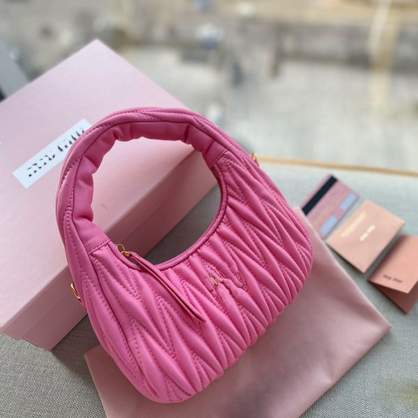 2023 evening bags bright rose red salt-sweet soft sweet series retro playful package type
2023 evening bags bright rose red salt-sweet soft sweet series retro playful package type