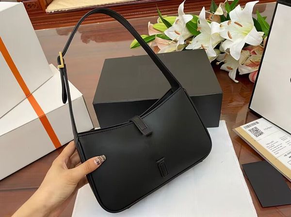 wholesale leather underarm bags hobo for women shoulder bag womens chest pack lady tote chains handbags presbyopic purse messenger bag handb
wholesale leather underarm bags hobo for women shoulder bag womens chest pack lady tote chains handbags presbyopic purse messenger bag handb