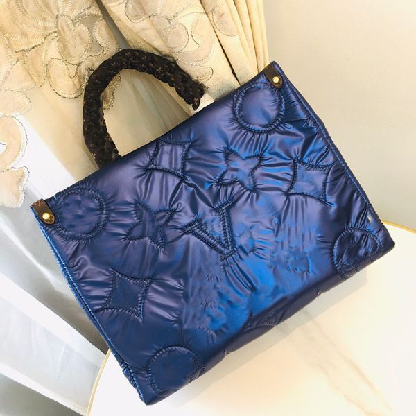 fashion quality ladies dinner bag designer luxury leather canvas round letter flower pattern single shoulder size 41-34-19cm m59851
fashion quality ladies dinner bag designer luxury leather canvas round letter flower pattern single shoulder size 41-34-19cm m59851