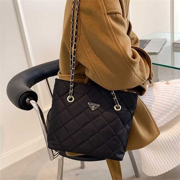 70% off handbags outlet sale autumn embroidered line lingge single chain messenger fashion leisure
70% off handbags outlet sale autumn embroidered line lingge single chain messenger fashion leisure