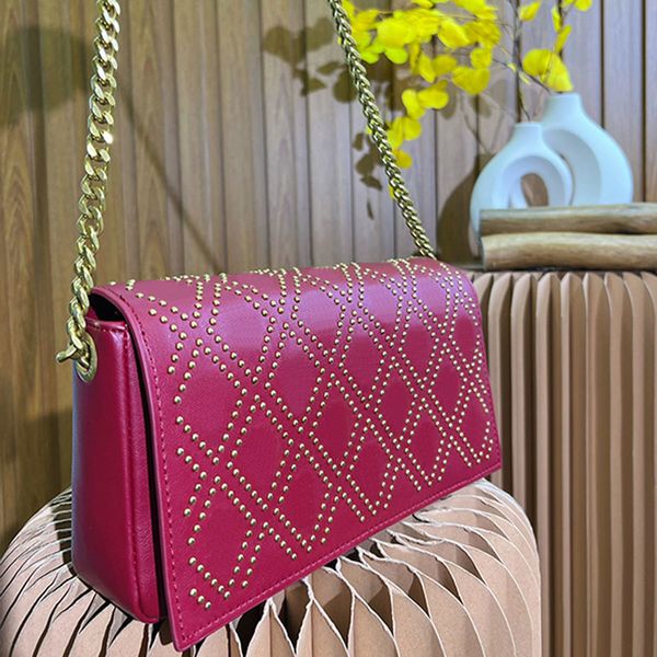 rivet chains crossbody bag envelope wallets shoulder handbag women purse quilting metal letter plain underarm flap cross body purses hasp ha
rivet chains crossbody bag envelope wallets shoulder handbag women purse quilting metal letter plain underarm flap cross body purses hasp ha