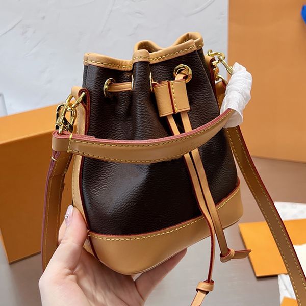 designer bag mini bucket bags luxury shoulder crossbody bag leather women drawstring handbag classic tote bags old flower wallet ladies cute
designer bag mini bucket bags luxury shoulder crossbody bag leather women drawstring handbag classic tote bags old flower wallet ladies cute
