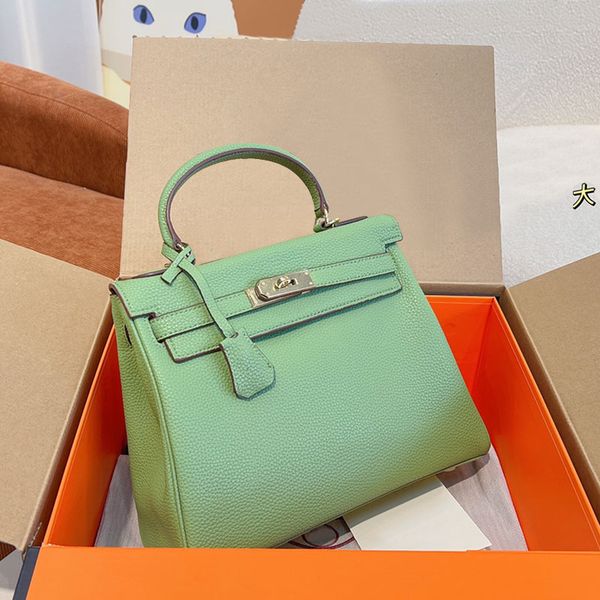 21/28cm tote bag clemence cowhide women handbags 23 colours women shopping bags large capacity totes bags super quality full first layer gen
21/28cm tote bag clemence cowhide women handbags 23 colours women shopping bags large capacity totes bags super quality full first layer gen
