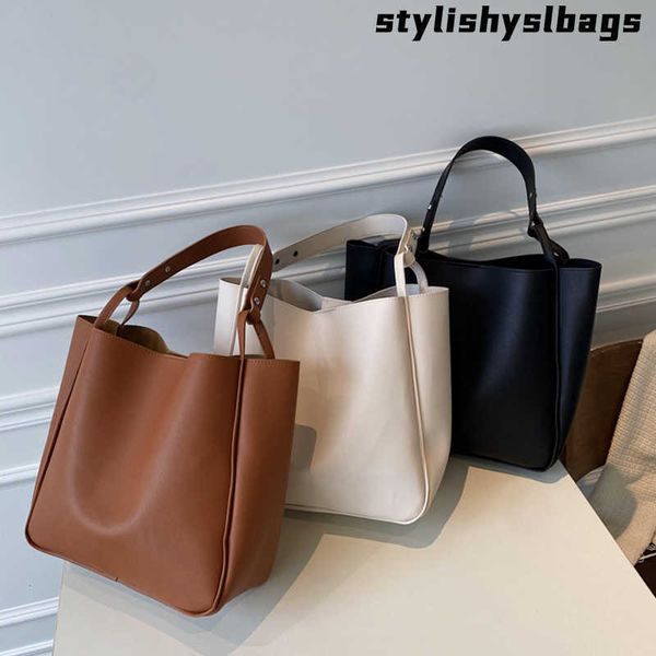 shoulder bags simple quality pu solid shoulder bags for women 2022 luxury handbags women bags designer fashion large capacity tote bag 01112
shoulder bags simple quality pu solid shoulder bags for women 2022 luxury handbags women bags designer fashion large capacity tote bag 01112