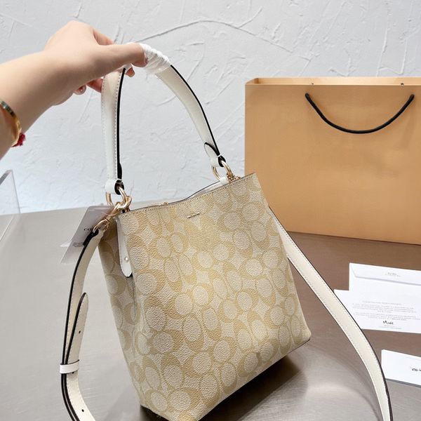 luxury designer women's handbag custom brand shoulder crossbody bag women's leather bucket bag
luxury designer women's handbag custom brand shoulder crossbody bag women's leather bucket bag