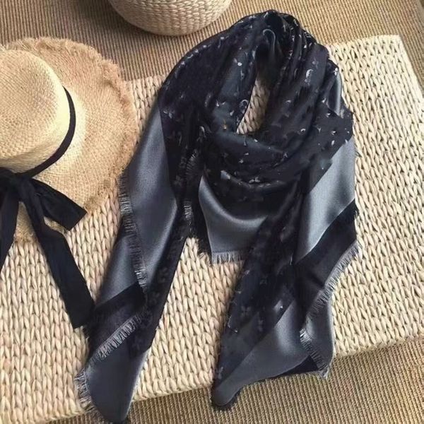 scarves designer scarf classic cashmere wool with silver woman scarfs fashion thick shawl size 140x140cm without box, Blue;gray
scarves designer scarf classic cashmere wool with silver woman scarfs fashion thick shawl size 140x140cm without box, Blue;gray