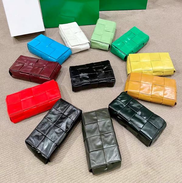 genuine leather shoulder bag fashion cassette luxurys designers totes crossbody alpin mens womens hangbag classic flap travel envelope sling
genuine leather shoulder bag fashion cassette luxurys designers totes crossbody alpin mens womens hangbag classic flap travel envelope sling