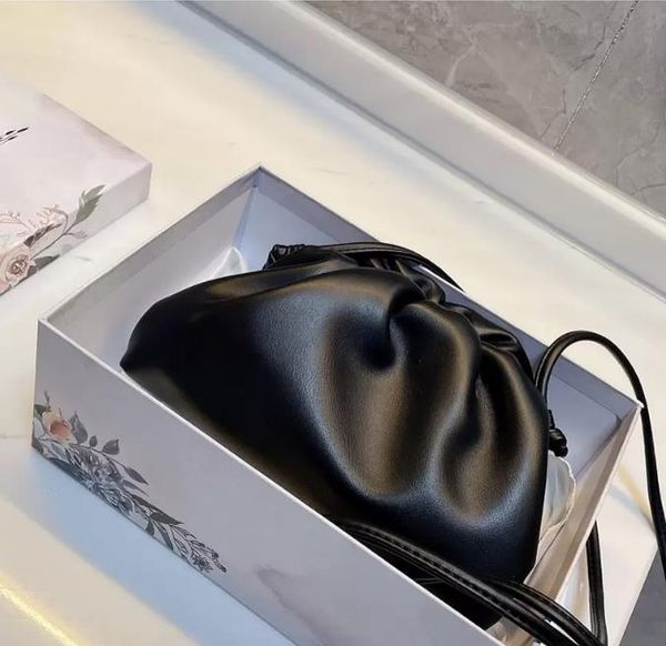 2023 new fashion shoulder bag underarm clutch bag luxury women bags many colors to choose softy cloud bags with box
2023 new fashion shoulder bag underarm clutch bag luxury women bags many colors to choose softy cloud bags with box