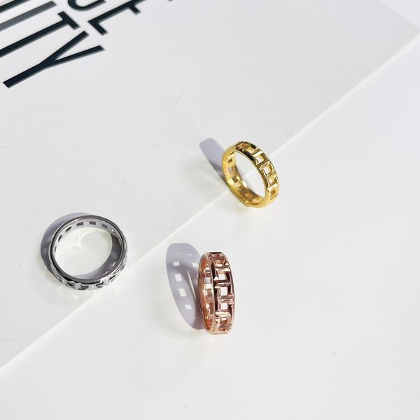 the classic trend around the checkered ring is gold silver rose gold that never fades and is not allergic
the classic trend around the checkered ring is gold silver rose gold that never fades and is not allergic