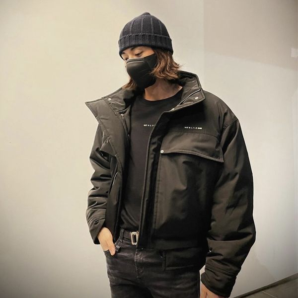 men's jackets alyx 1017 9sm autumn winter warm men cotton padded casual streetwear clothing parka hombr male cargo techwear coat 230110, Black;brown
men's jackets alyx 1017 9sm autumn winter warm men cotton padded casual streetwear clothing parka hombr male cargo techwear coat 230110, Black;brown