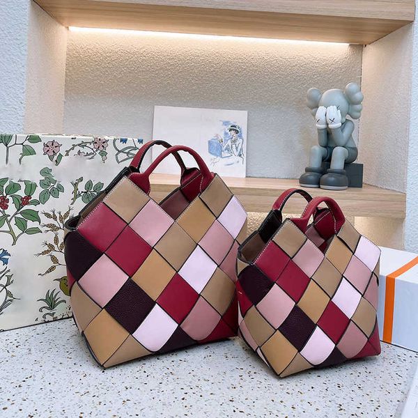 large tote bag for women hand weave bag designer totes luxurys handbag fashion checkerboard grid shoulder crossbody purses beach bag 230428b
large tote bag for women hand weave bag designer totes luxurys handbag fashion checkerboard grid shoulder crossbody purses beach bag 230428b