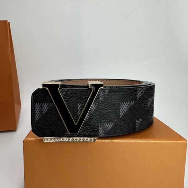 fashion designer belt luxury diamond-encrusted letter buckle men belt width 4cm women leather belts without box, Black;brown
fashion designer belt luxury diamond-encrusted letter buckle men belt width 4cm women leather belts without box, Black;brown
