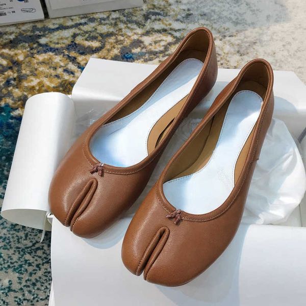dress shoes split toe single shoes women's ballet sheepskin round head shallow flat heel pig shoes slip on pregnant, Black
dress shoes split toe single shoes women's ballet sheepskin round head shallow flat heel pig shoes slip on pregnant, Black