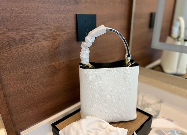 designers luxury ladies handbag women fashion bags messenger bags purse wallet fashion women handbags bag lady totes bags
designers luxury ladies handbag women fashion bags messenger bags purse wallet fashion women handbags bag lady totes bags
