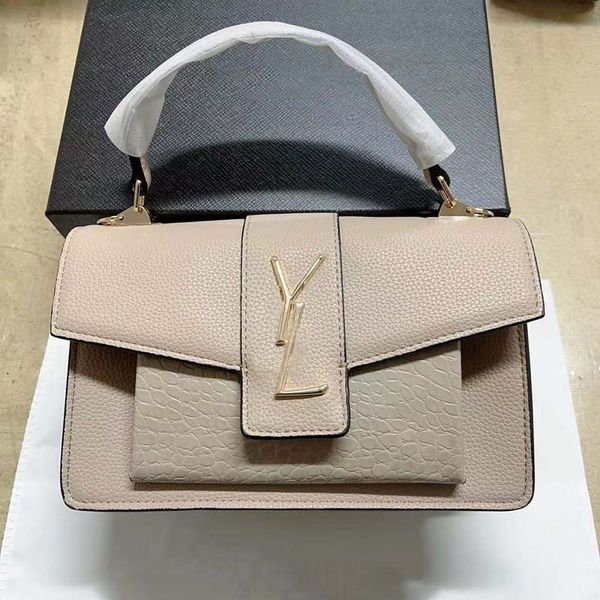 trio messenger bag genuine leather pocket organizer classic design appearance pleated vintage leather chain underarm bag 
trio messenger bag genuine leather pocket organizer classic design appearance pleated vintage leather chain underarm bag