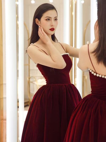 elegant burgundy velvet prom dress spaghetti strap a-line sleeveless boat neck backless formal evening party gown robe de soiree, Black
elegant burgundy velvet prom dress spaghetti strap a-line sleeveless boat neck backless formal evening party gown robe de soiree, Black