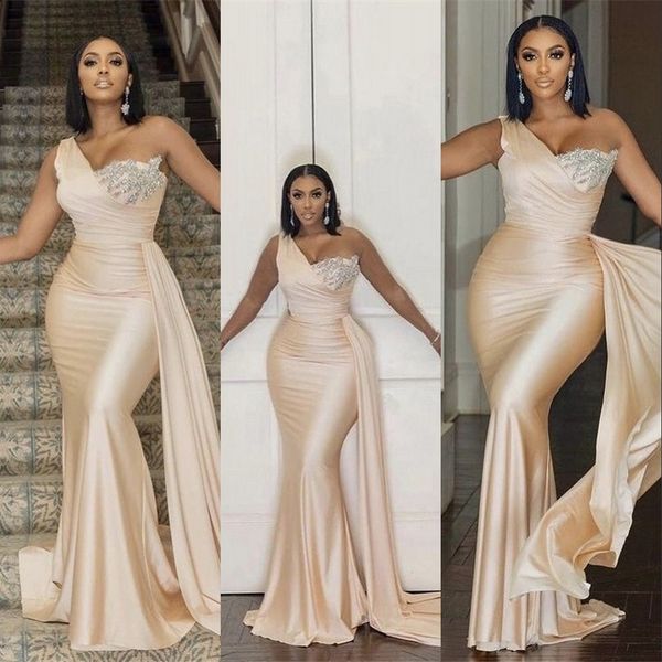 2023 champagne bridesmaid dresses one shoulder mermaid sleeveless crystal lace appliques silk satin long wedding guest bridesmaid gowns plus, White;pink
2023 champagne bridesmaid dresses one shoulder mermaid sleeveless crystal lace appliques silk satin long wedding guest bridesmaid gowns plus, White;pink