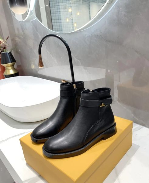 2022 new fashion shoes designer version hand-customized new todd's fashion ladies boots mid-high quality, Black
2022 new fashion shoes designer version hand-customized new todd's fashion ladies boots mid-high quality, Black