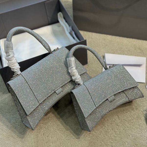 handbag shoulder bag fashion crossbody bags women flap magnetic buckle cell phone pocket metal hardware letter half moon bottom bright star
handbag shoulder bag fashion crossbody bags women flap magnetic buckle cell phone pocket metal hardware letter half moon bottom bright star