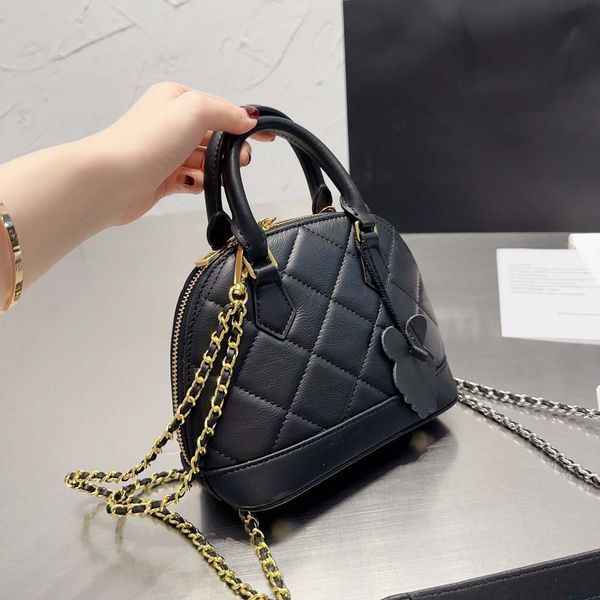 bags totes handbag designer bag women classic imitation brand black plaid stitching fringed leather one shoulder shell bag chain strap commu
bags totes handbag designer bag women classic imitation brand black plaid stitching fringed leather one shoulder shell bag chain strap commu