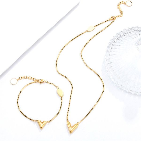 designer love bracelets chain retro pulsera letter charm bracelet hypoallergenic womens bracelet valentines day lday luxury bracelets for te, Golden;silver
designer love bracelets chain retro pulsera letter charm bracelet hypoallergenic womens bracelet valentines day lday luxury bracelets for te, Golden;silver