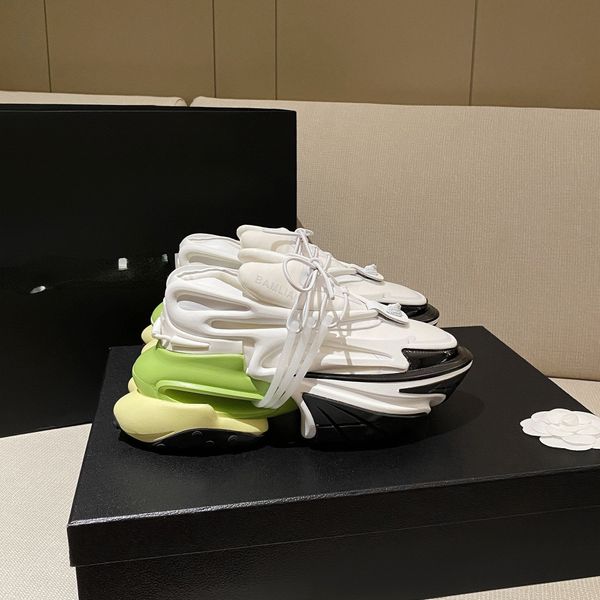 luxury brand casual shoes science and technology sense spacecraft space shoes men's and women's running shoes
luxury brand casual shoes science and technology sense spacecraft space shoes men's and women's running shoes
