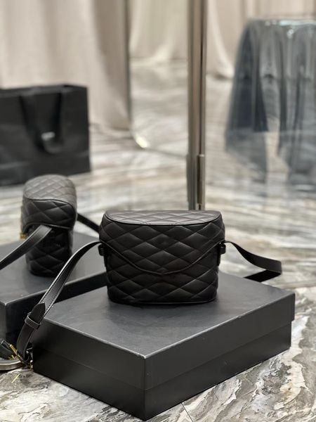 clamshell purse fashion women bag designer handbag black leather metal locking buckle brand luxury bag crossbody bag classic ringer
clamshell purse fashion women bag designer handbag black leather metal locking buckle brand luxury bag crossbody bag classic ringer