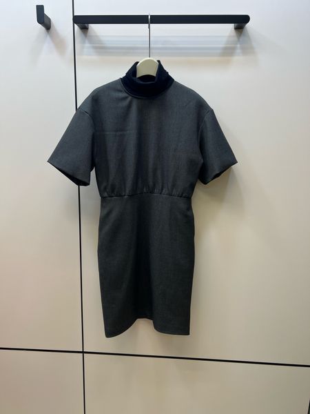 new patchwork knit rib high neck short sleeve classic badge decorative wool blended slim wrap hip dress, Black;gray
new patchwork knit rib high neck short sleeve classic badge decorative wool blended slim wrap hip dress, Black;gray