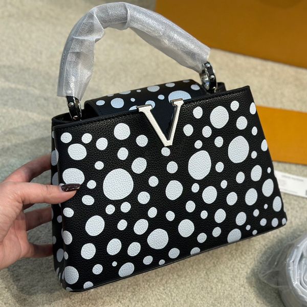 capucines bb designer leather handbags womens tote bag shoulder bags luxurys shopping handbag woman crossbody purses clutch backpack 231121d
capucines bb designer leather handbags womens tote bag shoulder bags luxurys shopping handbag woman crossbody purses clutch backpack 231121d