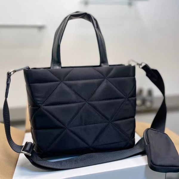 2023 nylon waterproof men women messenger bag large capacity shopping bags fashion designer luxurys two-piece briefcase casual bucket purse
2023 nylon waterproof men women messenger bag large capacity shopping bags fashion designer luxurys two-piece briefcase casual bucket purse