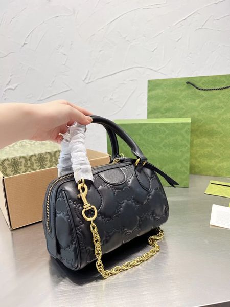 22s matelasse embossed bostons bags leather fashion crossbody chain shoulder bag designer letter embossed pattern zipper underarm bag travel
22s matelasse embossed bostons bags leather fashion crossbody chain shoulder bag designer letter embossed pattern zipper underarm bag travel