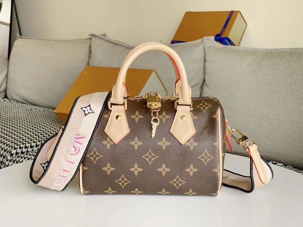 2023 spring fashion one shoulder bag canvas shoulder strap luxury handbag designer bag female zipper purse travel bag shopping casual
2023 spring fashion one shoulder bag canvas shoulder strap luxury handbag designer bag female zipper purse travel bag shopping casual